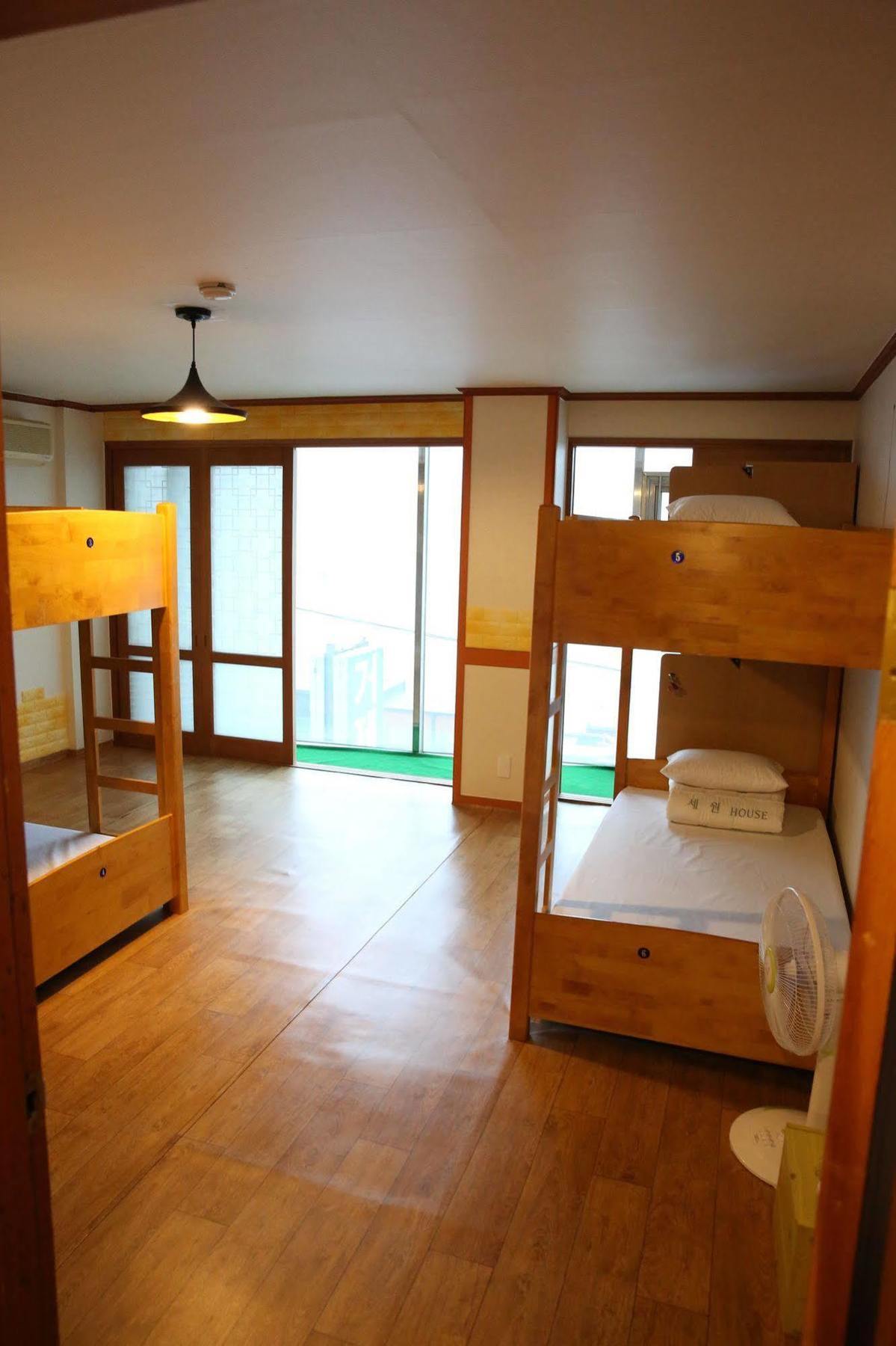 Yes Guesthouse Пусан Екстер'єр фото