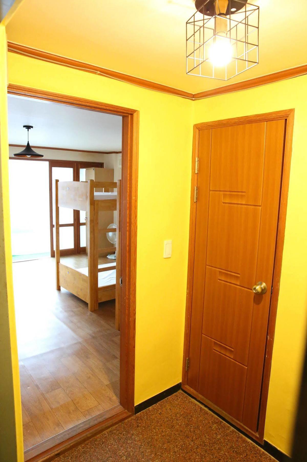Yes Guesthouse Пусан Екстер'єр фото